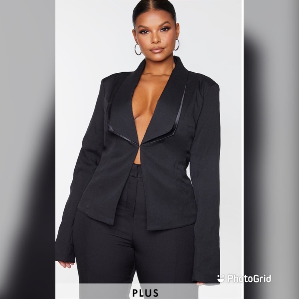 Pretty little Thing plus size blazer!